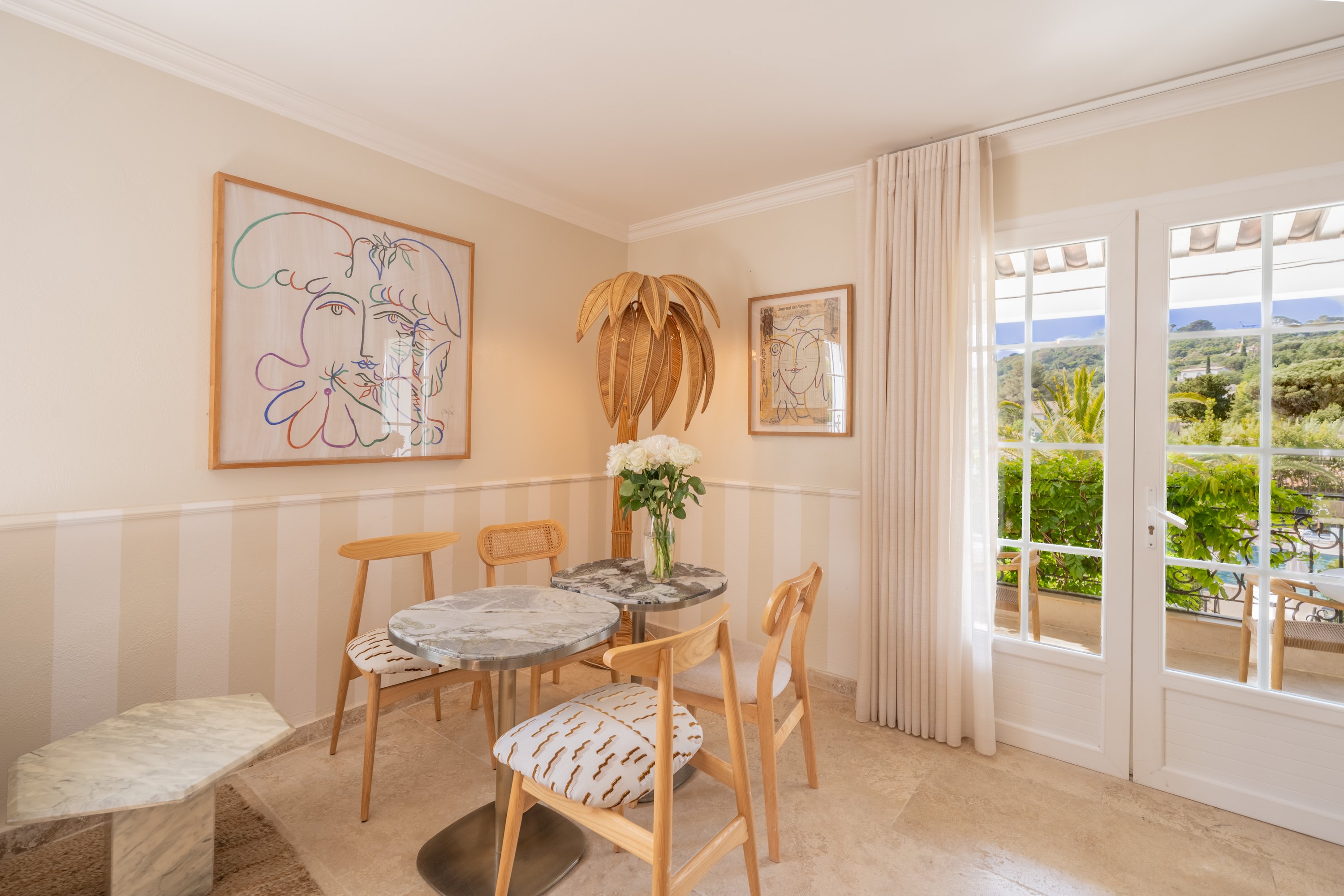Salon ouvert sur le jardin